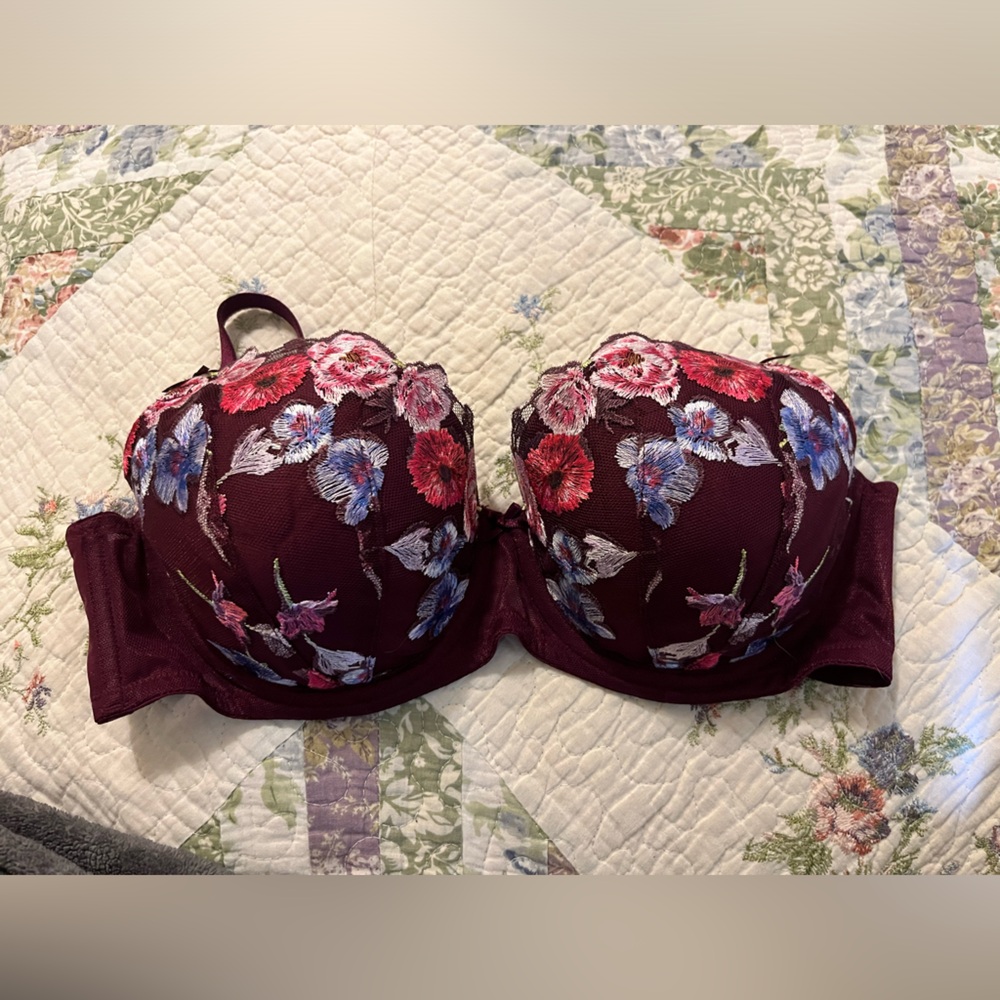 Victoria's Secret Purple and Blue Lace Trim Bra